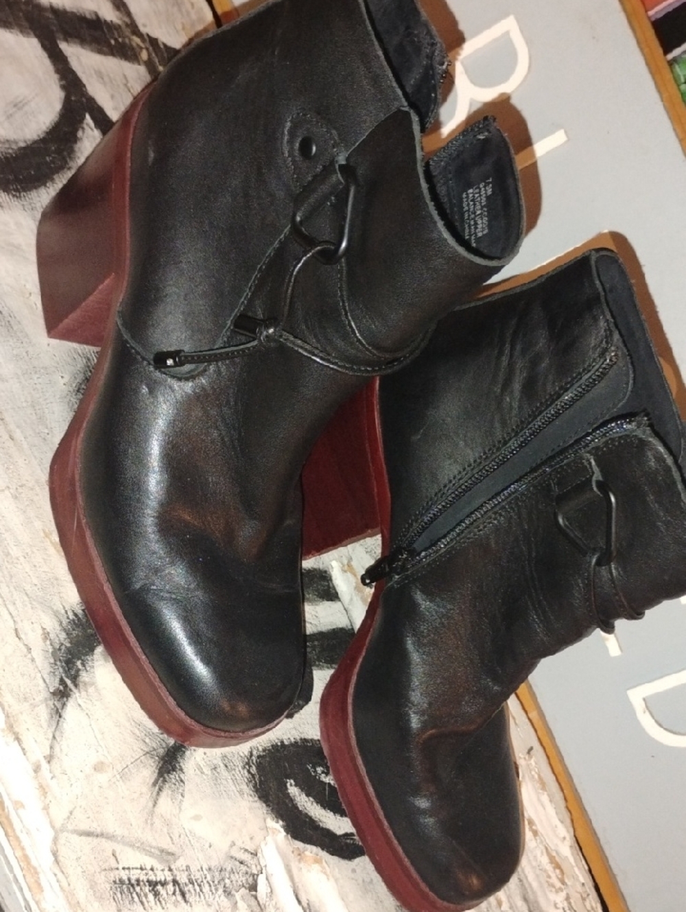 Korks Women's Black Boots With Red Wood Sole Size 7.5 EUC